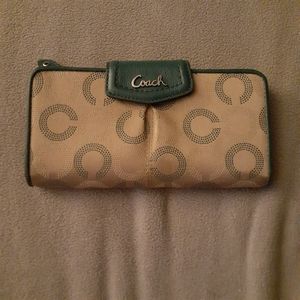 Coach wallet 👛
